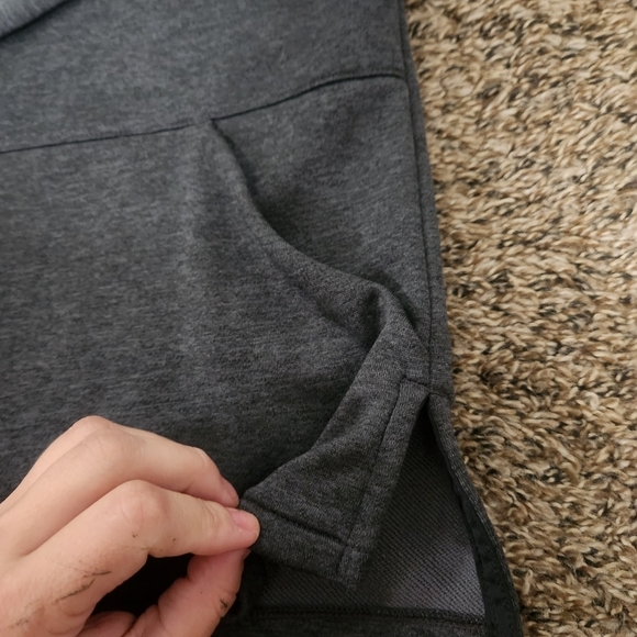 Under Armour Cropped Hoodie loose fit Dark Grey with front ties- size large - Picture 5 of 11